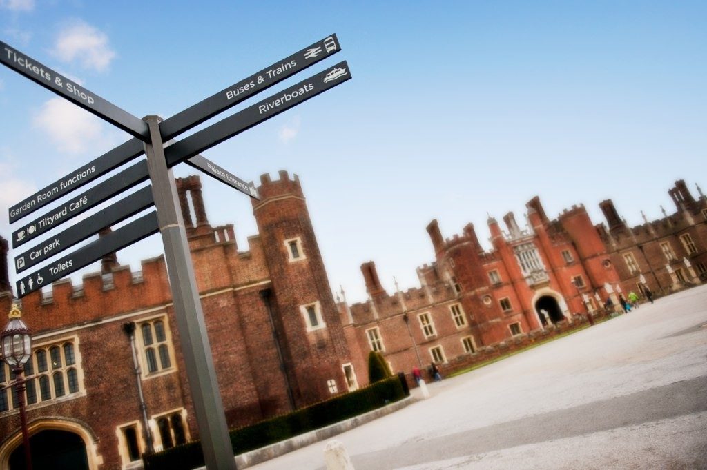 Directional road sign outside Hampton Court Palace.